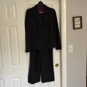 Evan-Picone pant suit